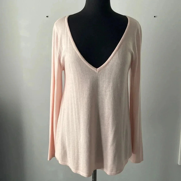 Lemon 🍋 | V-  Neck Long Sleeve Sweater - Picture 1 of 4